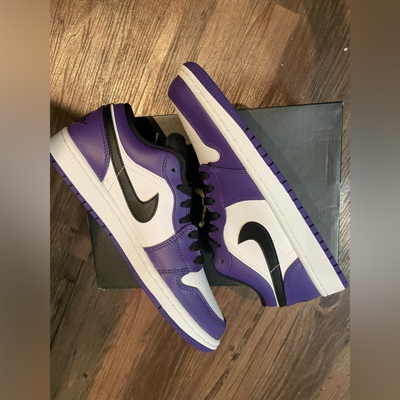 Jordan 1 Low “Court Purple”